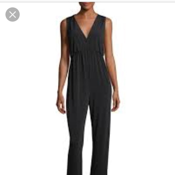 jumpsuit fitted leg